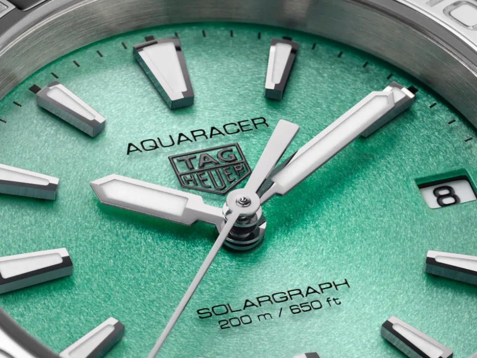 Shop TAG Heuer Aquaracer Professional 200 Solargraph
