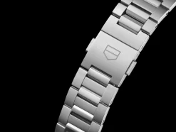 Shop TAG Heuer Carrera Date